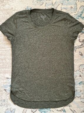Women’s Athleta Workout Tee